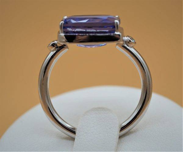 Faire appel à un bijoutier joaillier pour la création d’une alliance sur mesure, Strasbourg