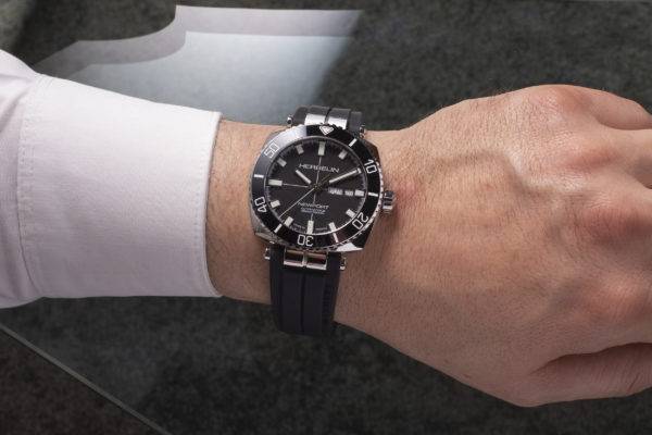 Trouver un expert pour réparer le mécanisme d'une montre cassée, Strasbourg